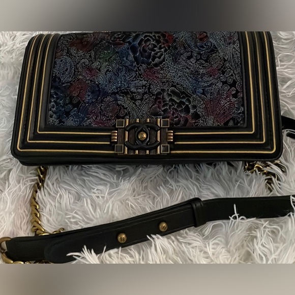 CHANEL Handbags - 🖤SALE Vintage ©️hanel boy🖤